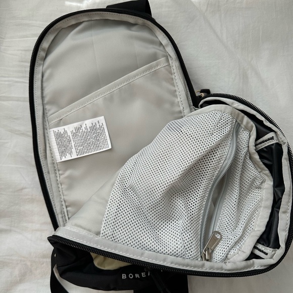 The North Face Borealis Sling Bag - Picture 3 of 6